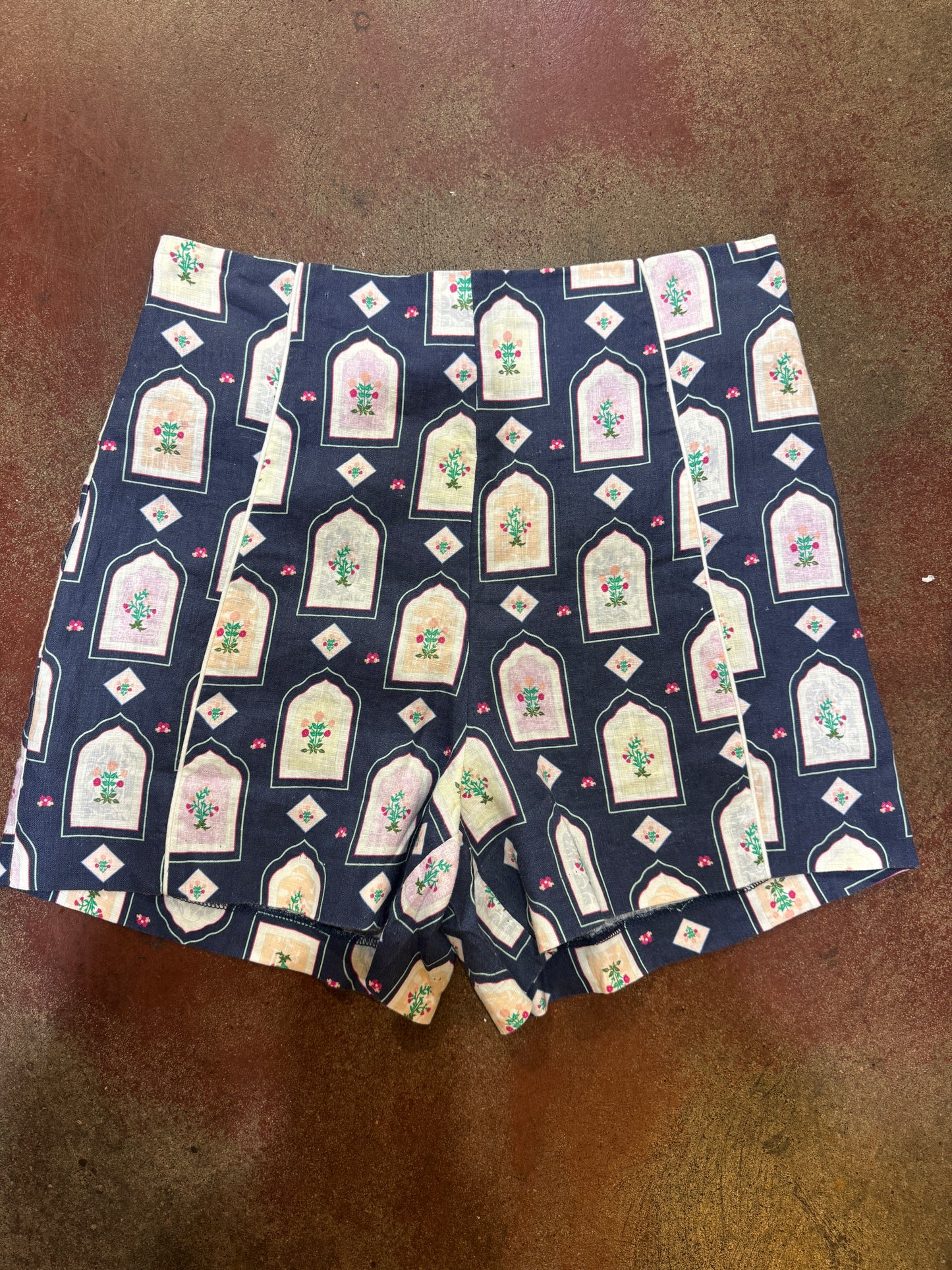 Arlo Short in Eden Navy
