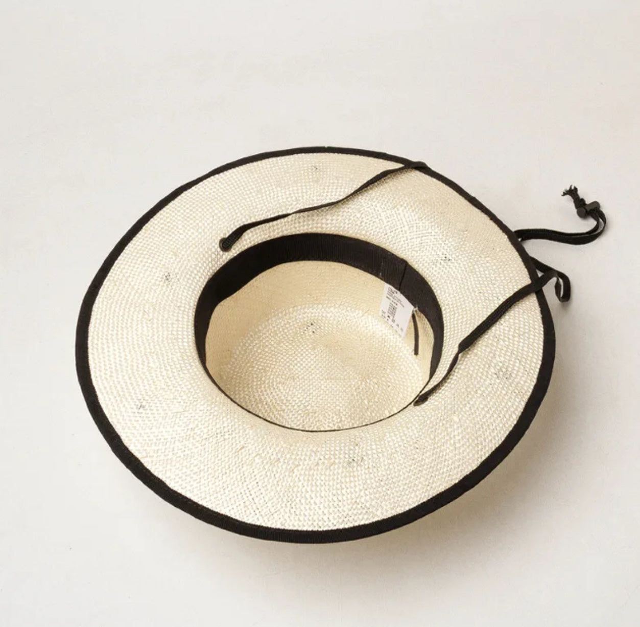 Astor Boater with Blk Poms