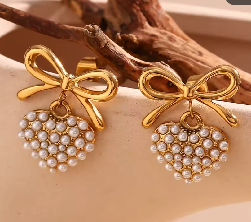 Pearl Gold Heart Earrings