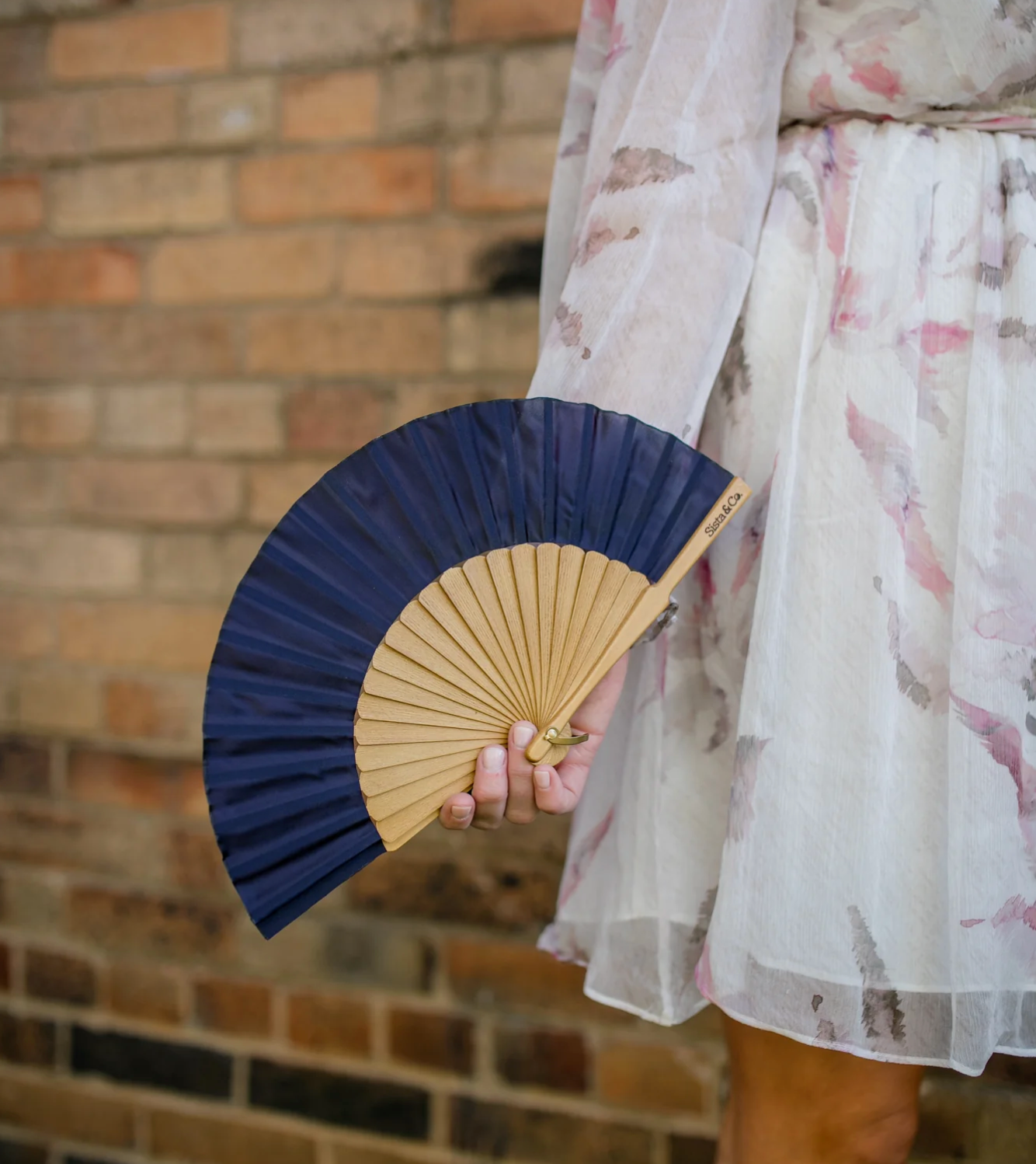 Miss Lux Lady Fan