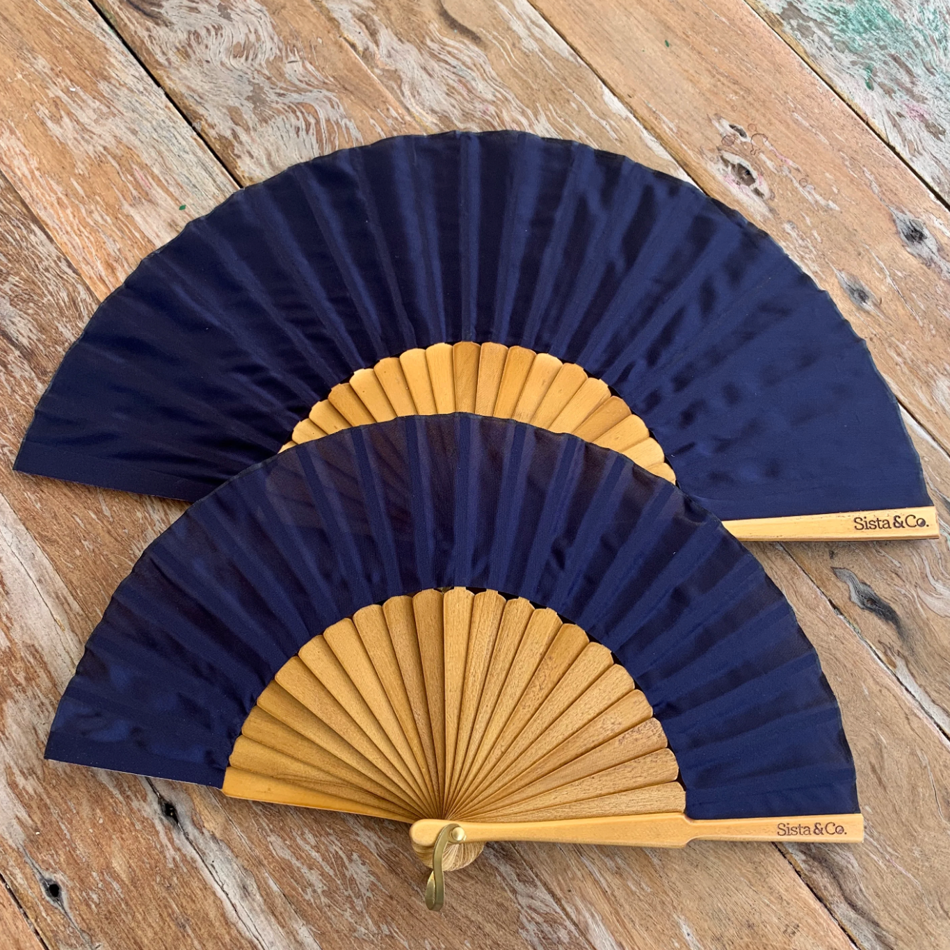 Miss Lux Lady Fan