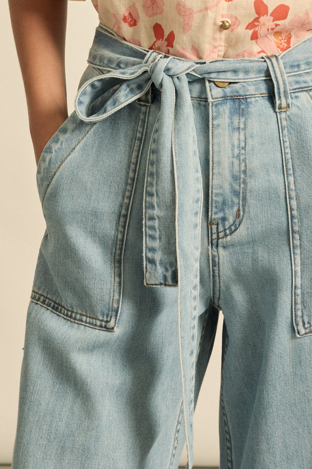 Embark Jean Light