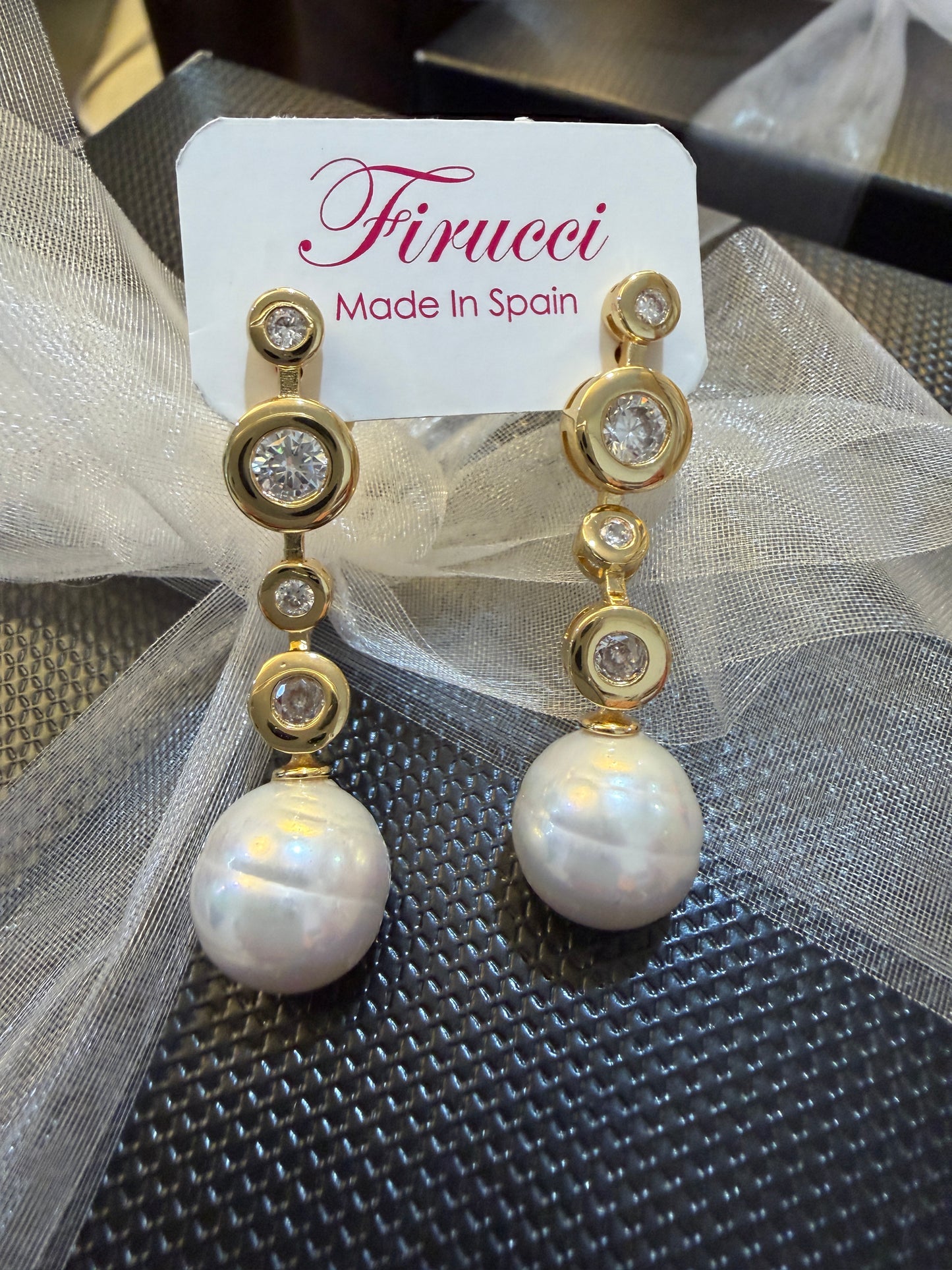Firucci Drop in Gold
