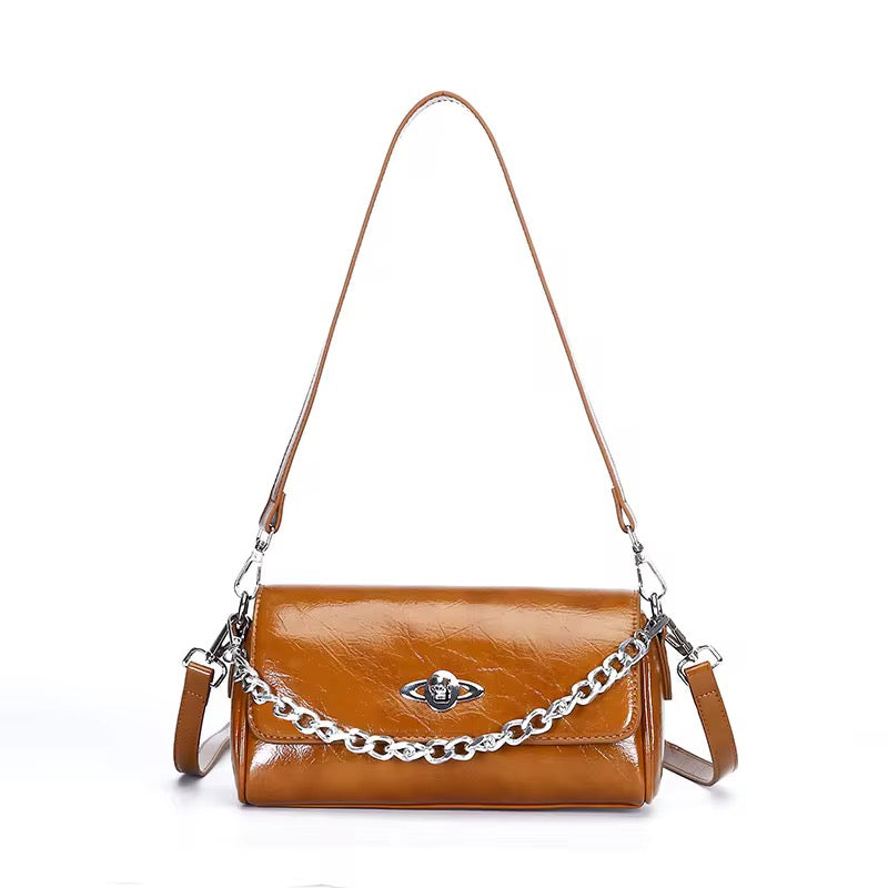 Carrie Clutch
