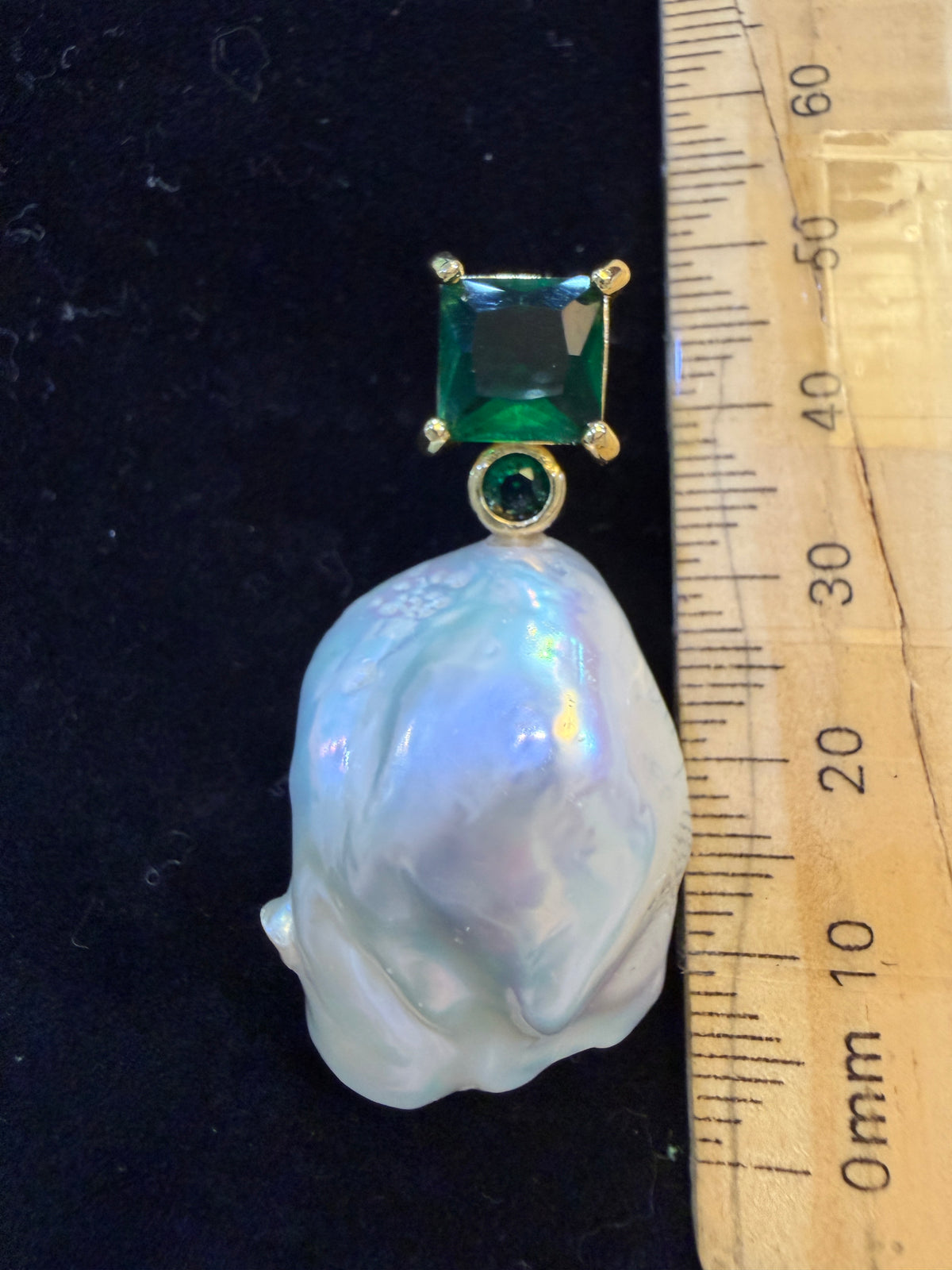 Devoted F/W Baroque Pearl & Emerald Zircon Earring