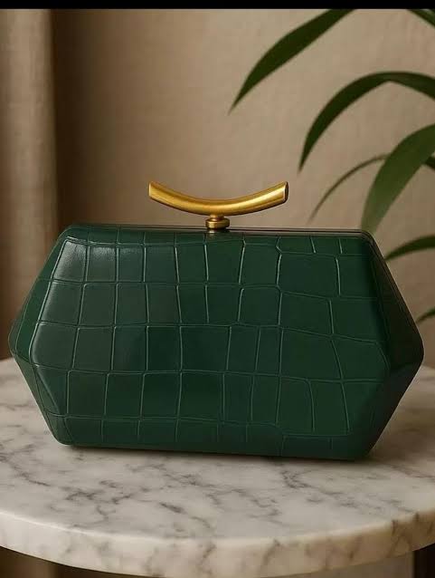 Ophelia Clutch