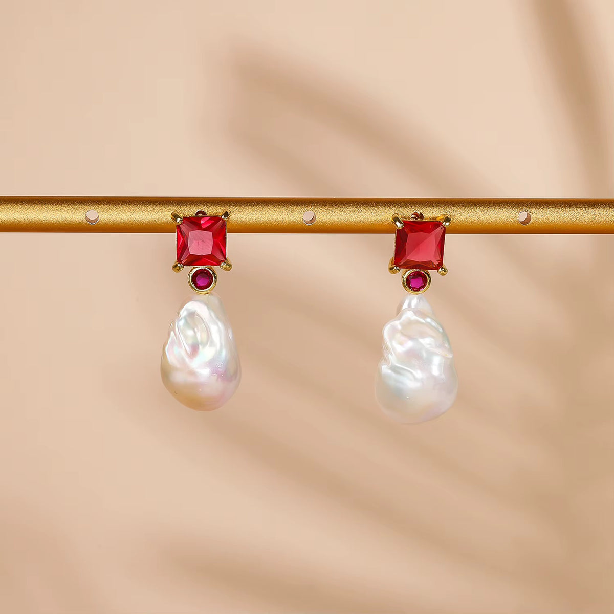 FW Pearl Earring