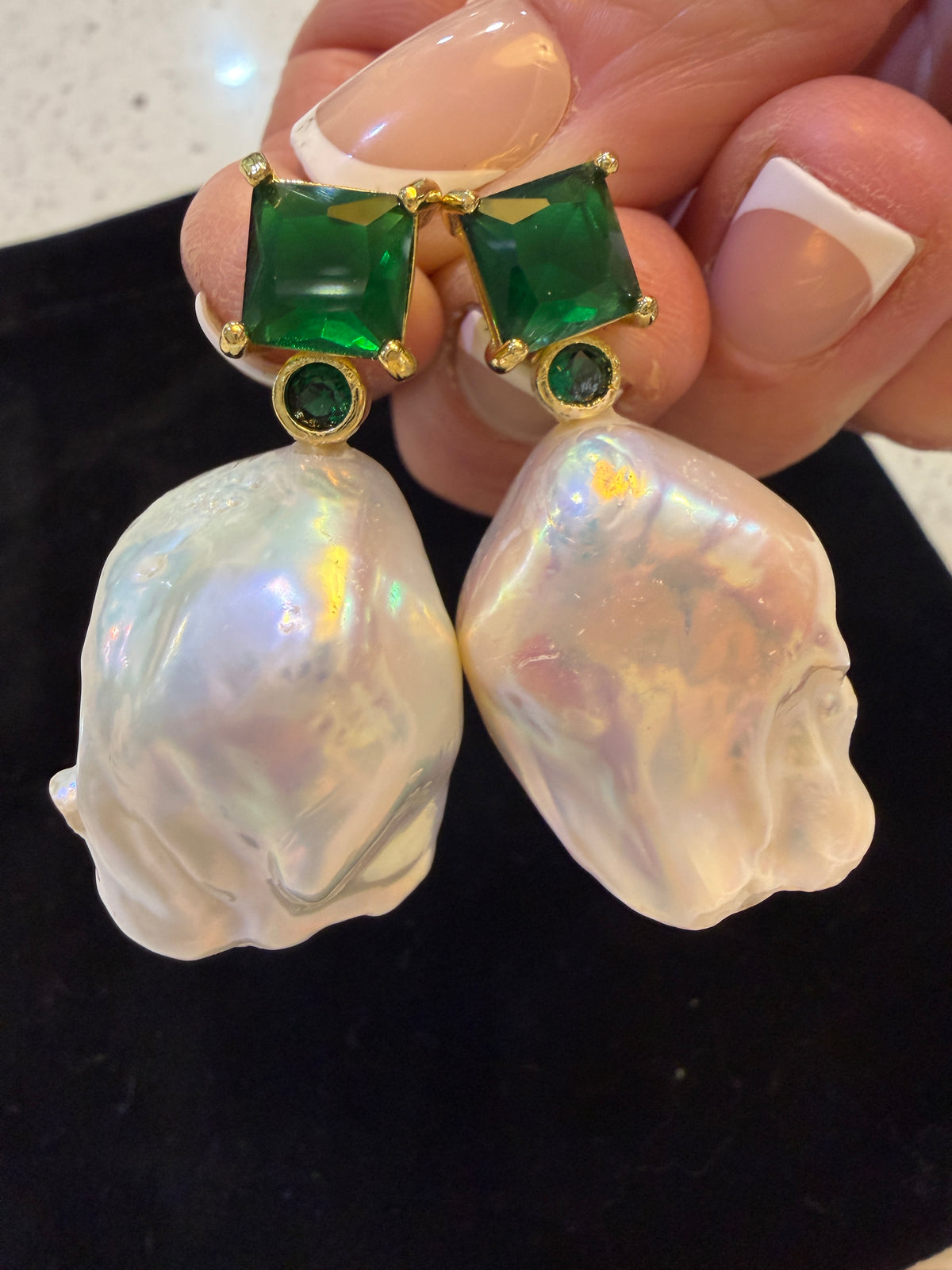 Devoted F/W Baroque Pearl & Emerald Zircon Earring