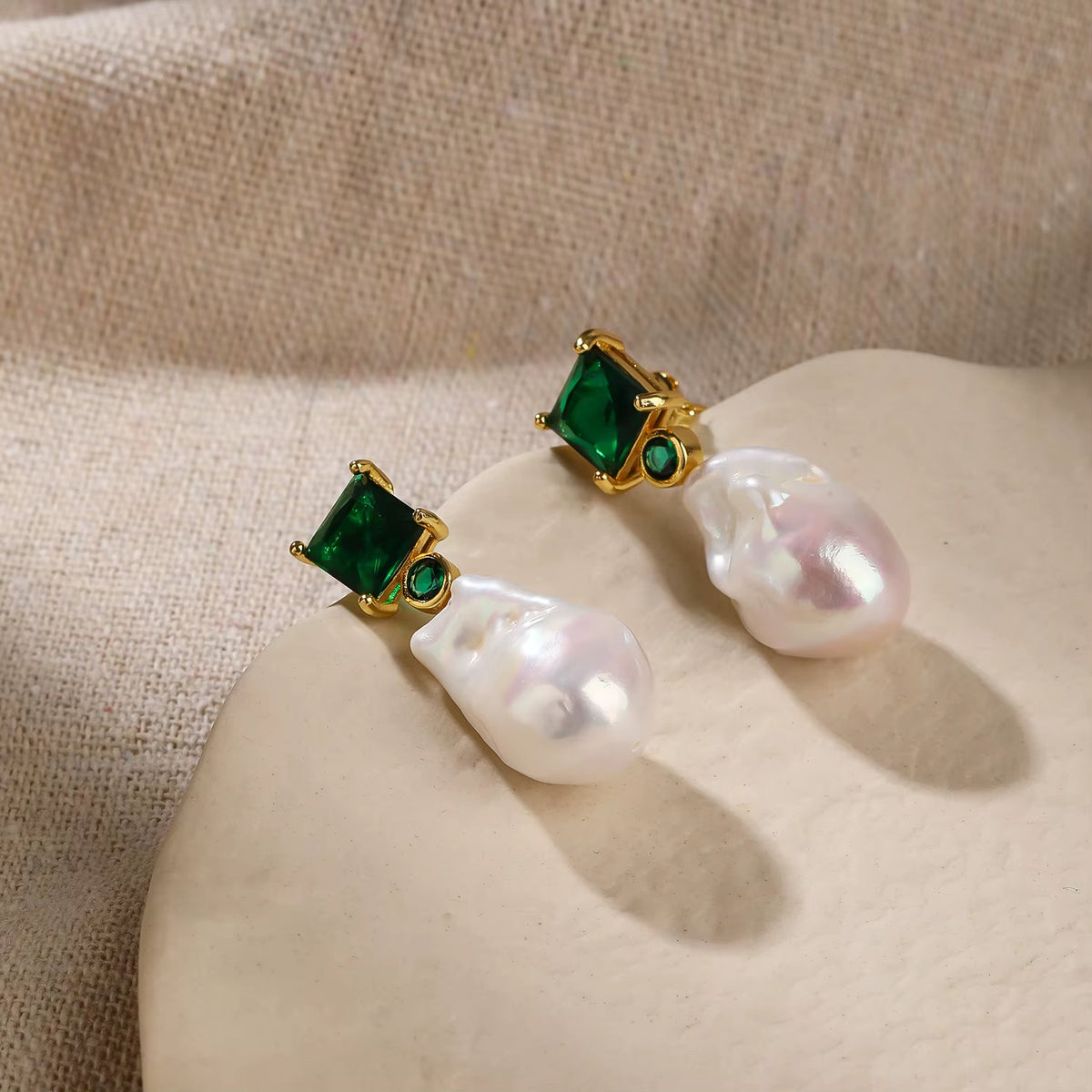 FW Pearl Earring