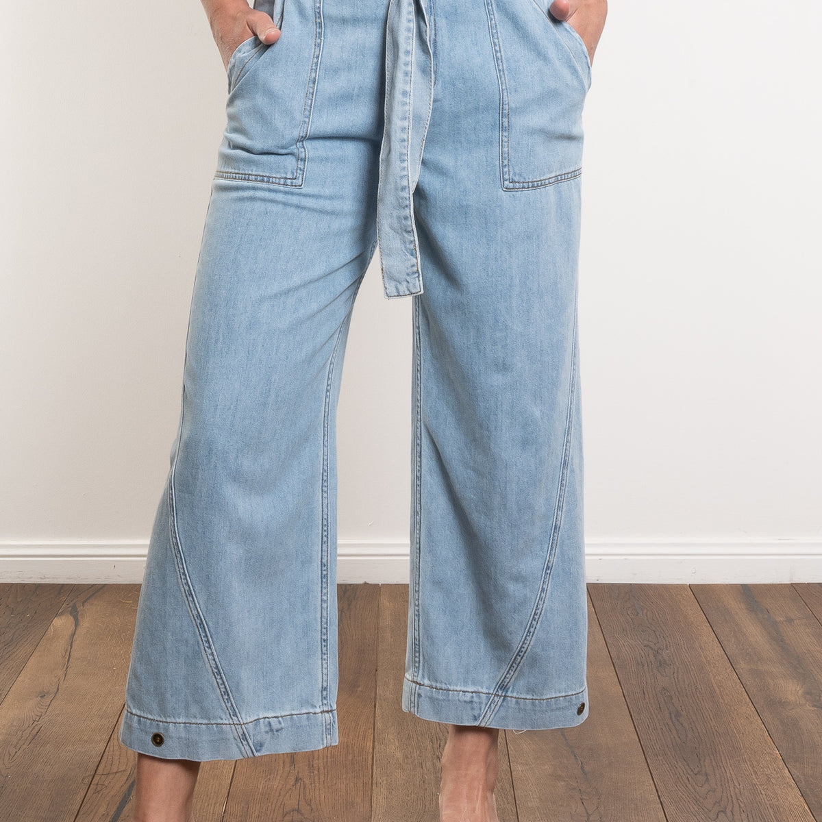 Embark Jean Light
