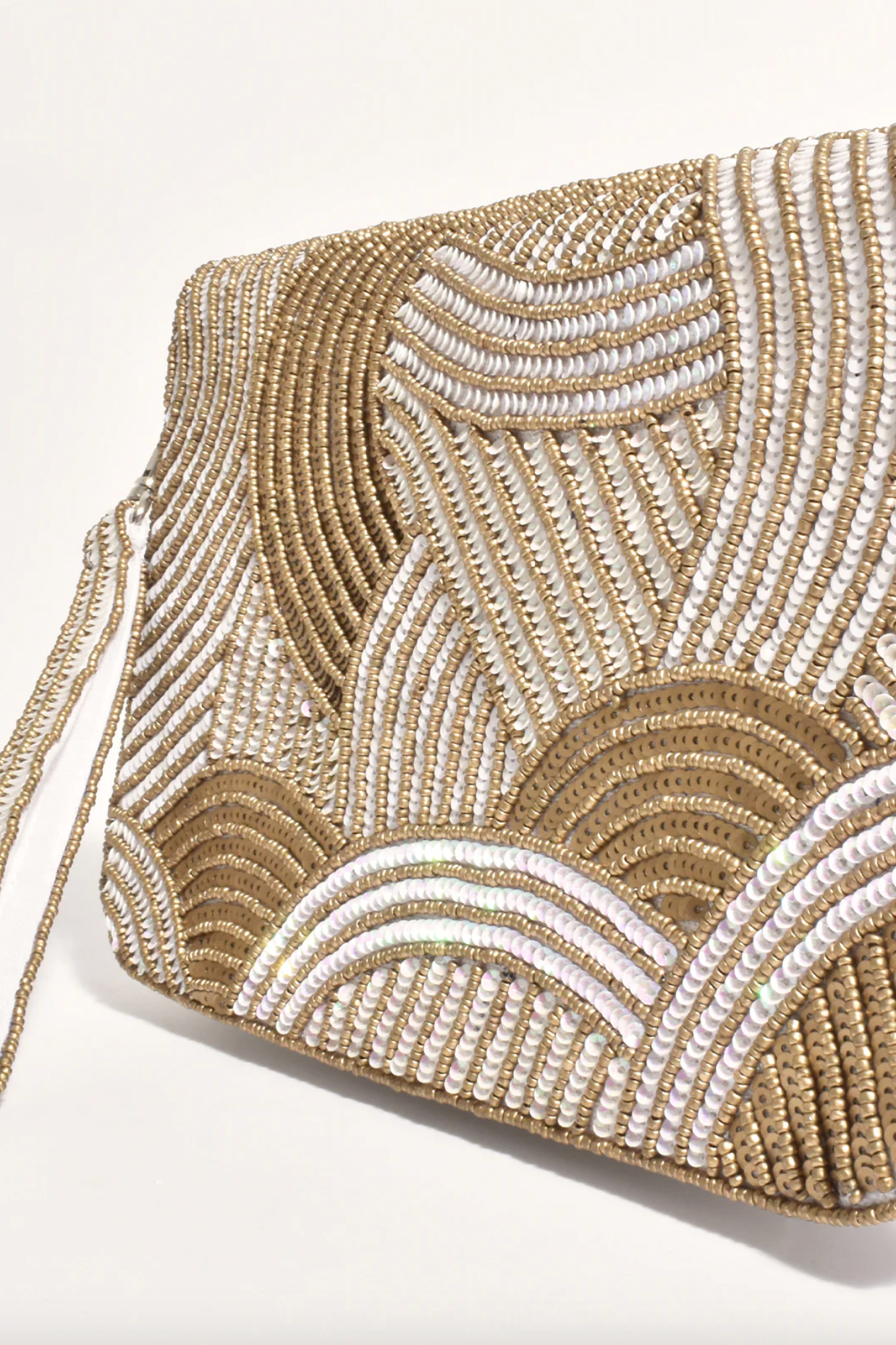 Curve Bead Clutch