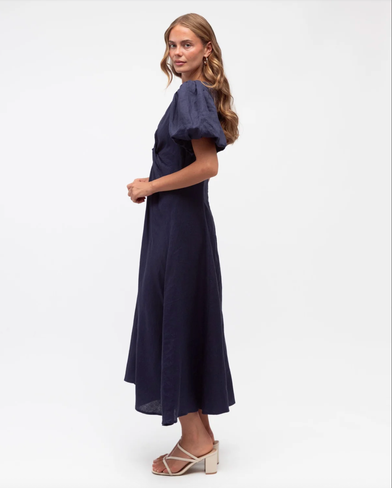 Penelope linen dress in Navy