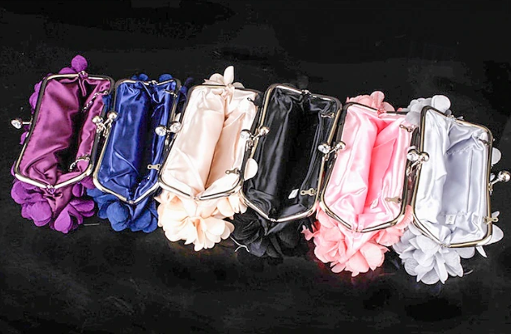 Petal Clutch