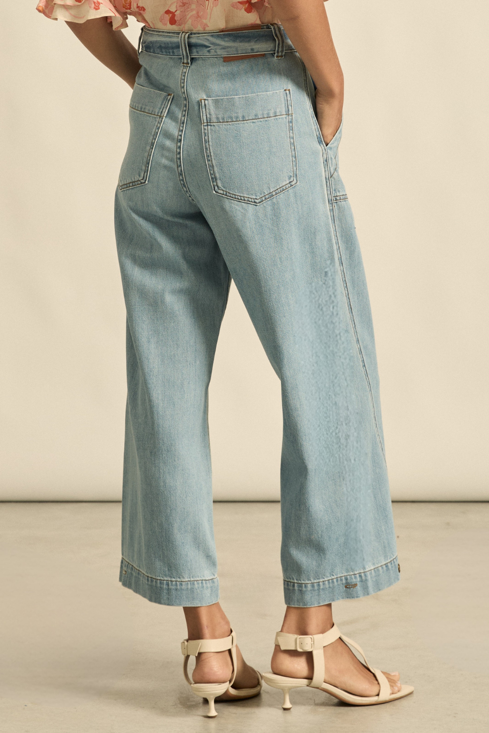 Embark Jean Light
