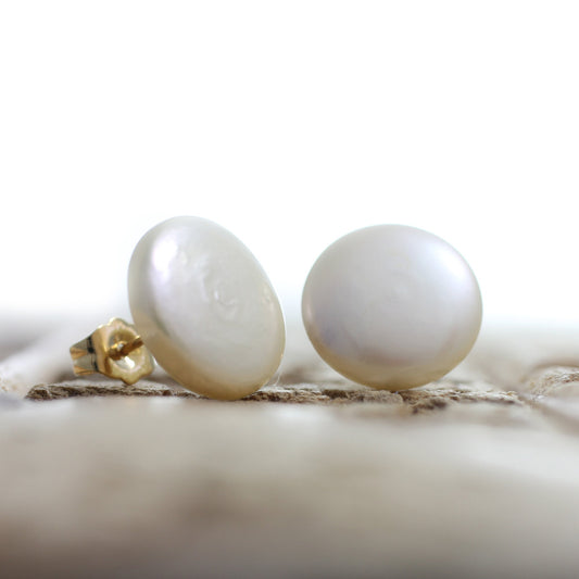 FRESHWATER CULTURED BUTTON PEARL STUDS 11mm